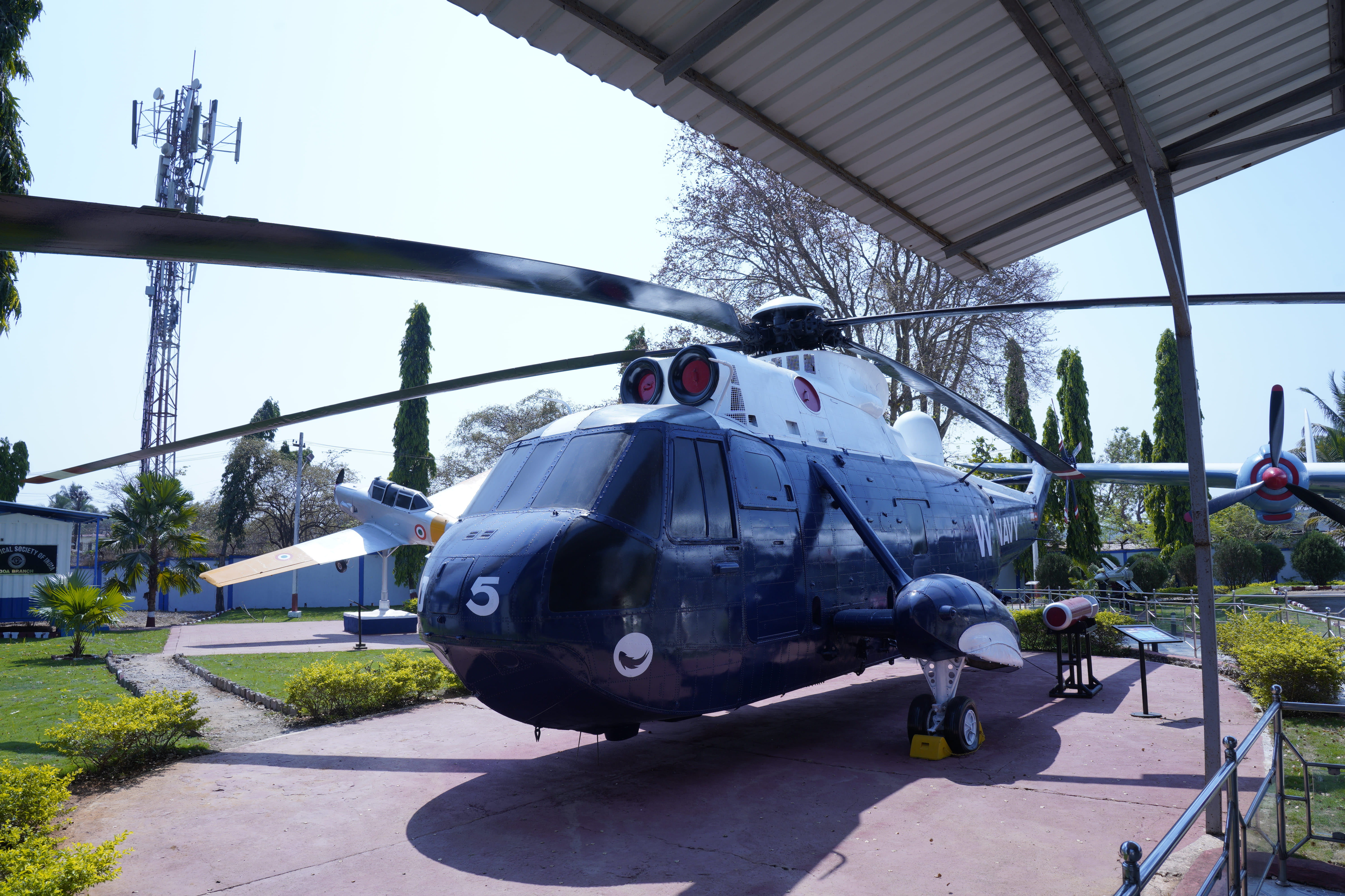 WESTLAND SEAKING MK 42